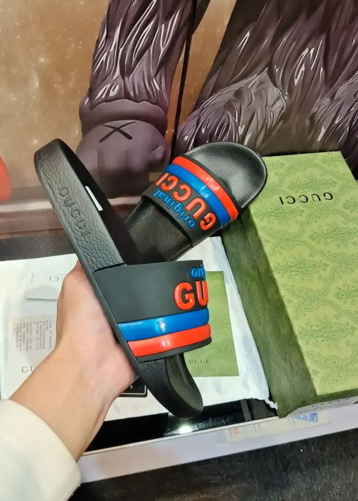 hype Gucci Slippers