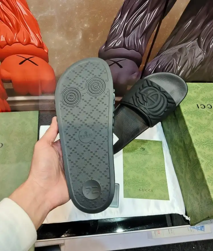 hype Gucci Slippers