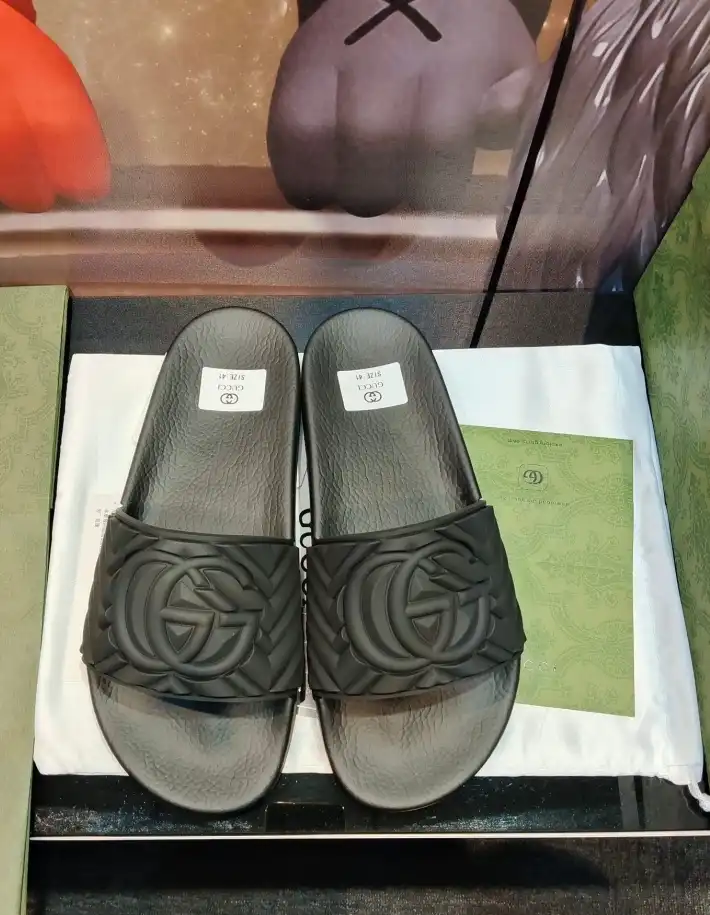 hype Gucci Slippers