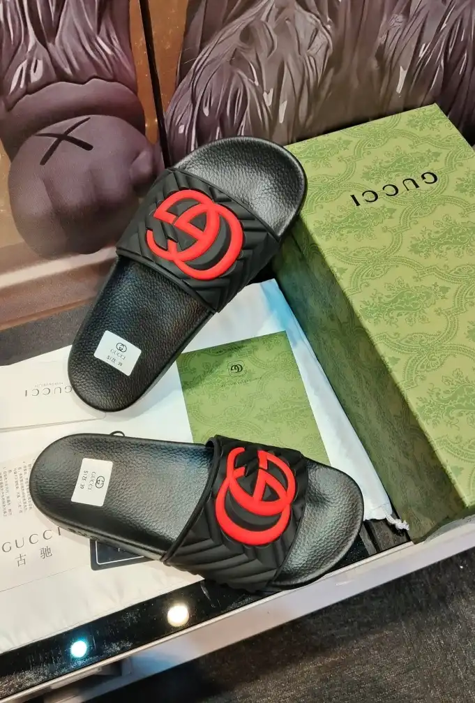 hype Gucci Slippers