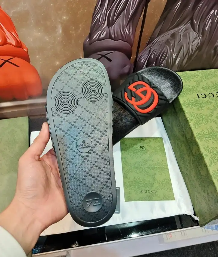 hype Gucci Slippers