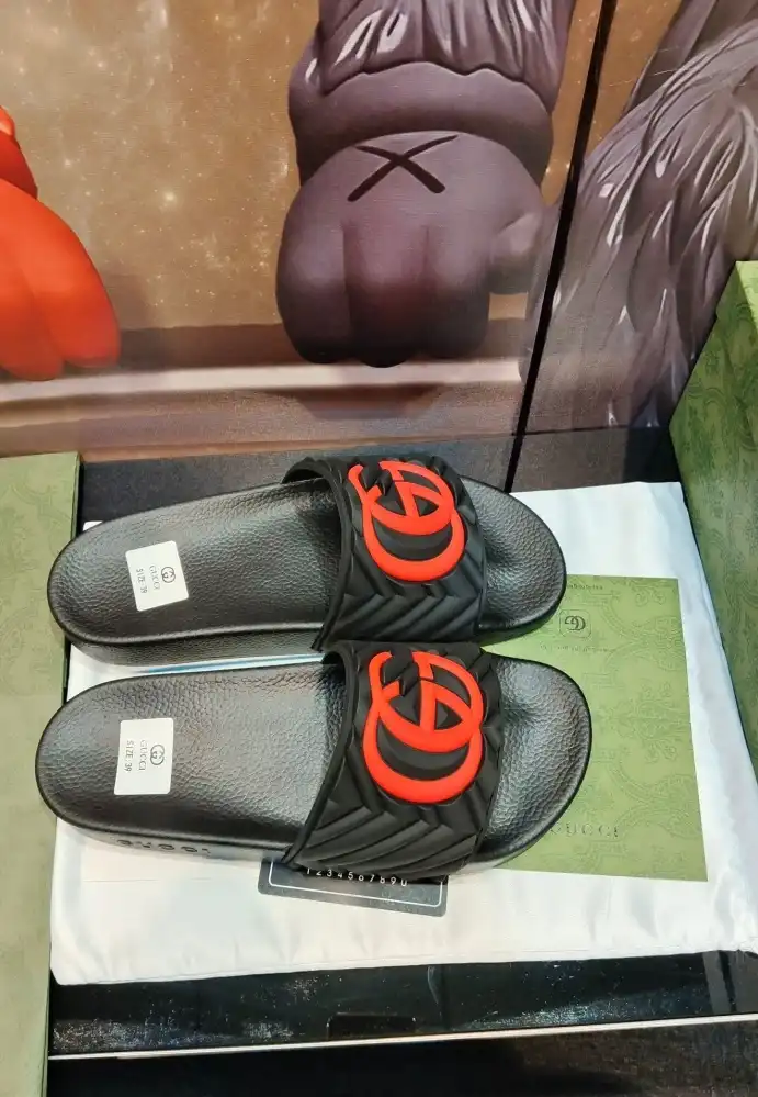 hype Gucci Slippers