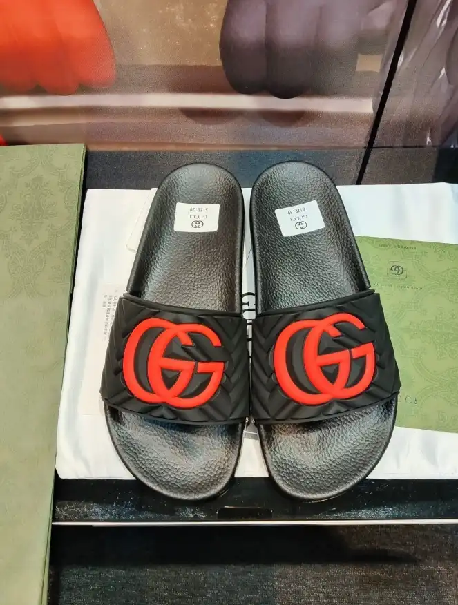 hype Gucci Slippers