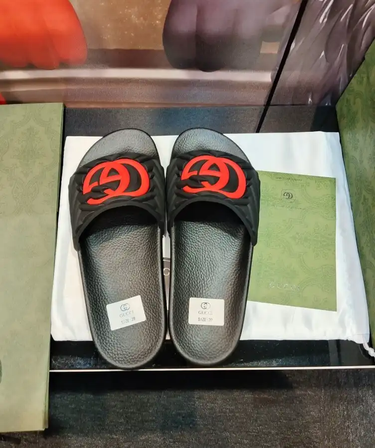 hype Gucci Slippers