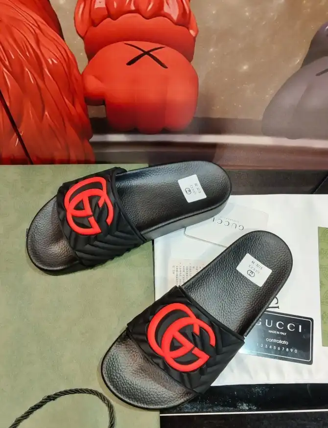 hype Gucci Slippers