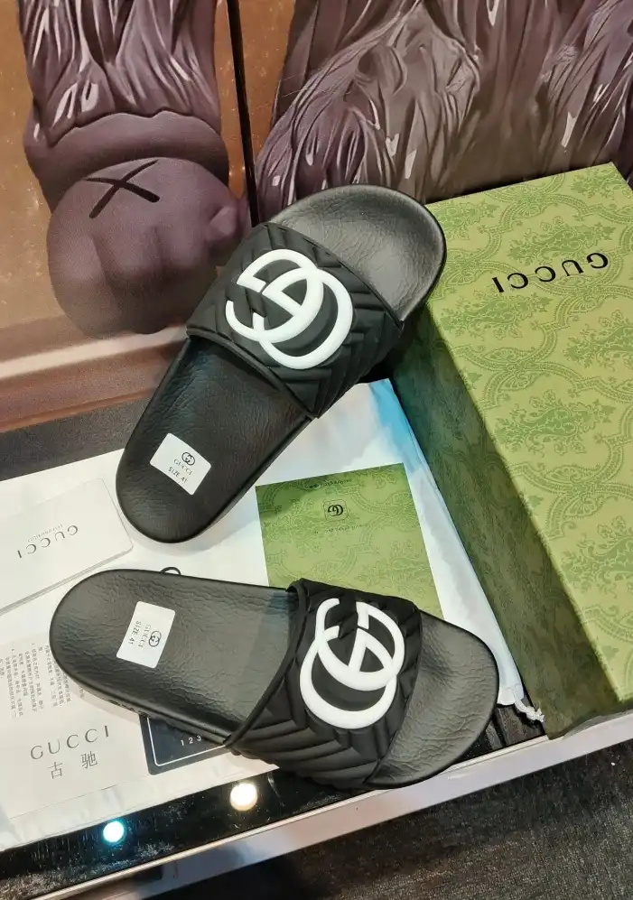 hype Gucci Slippers