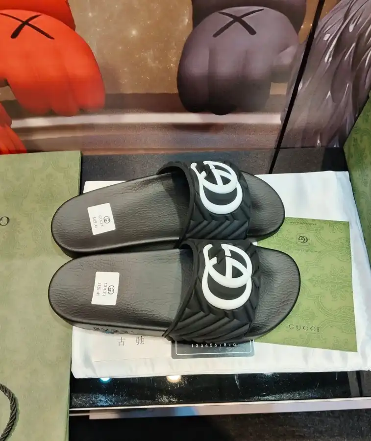 hype Gucci Slippers