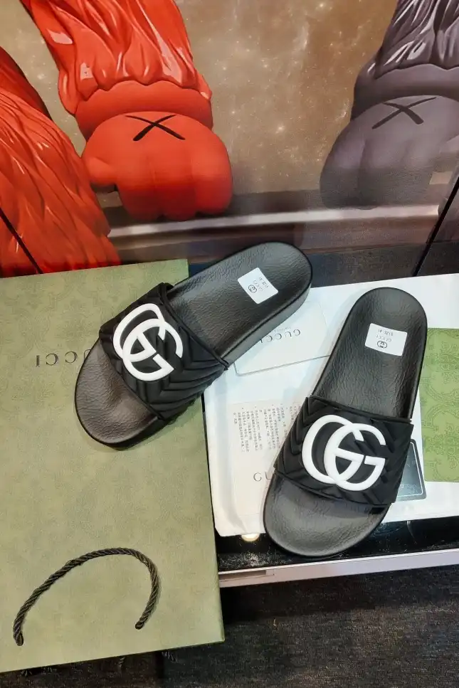 hype Gucci Slippers