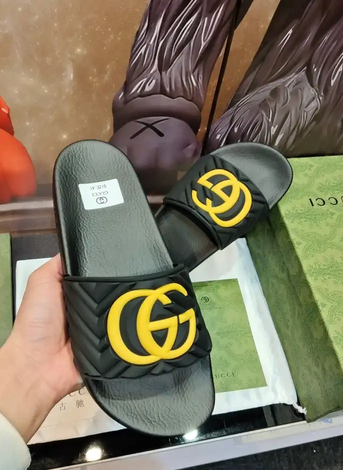 hype Gucci Slippers