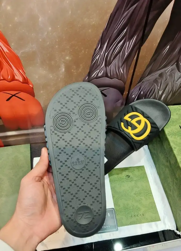 hype Gucci Slippers