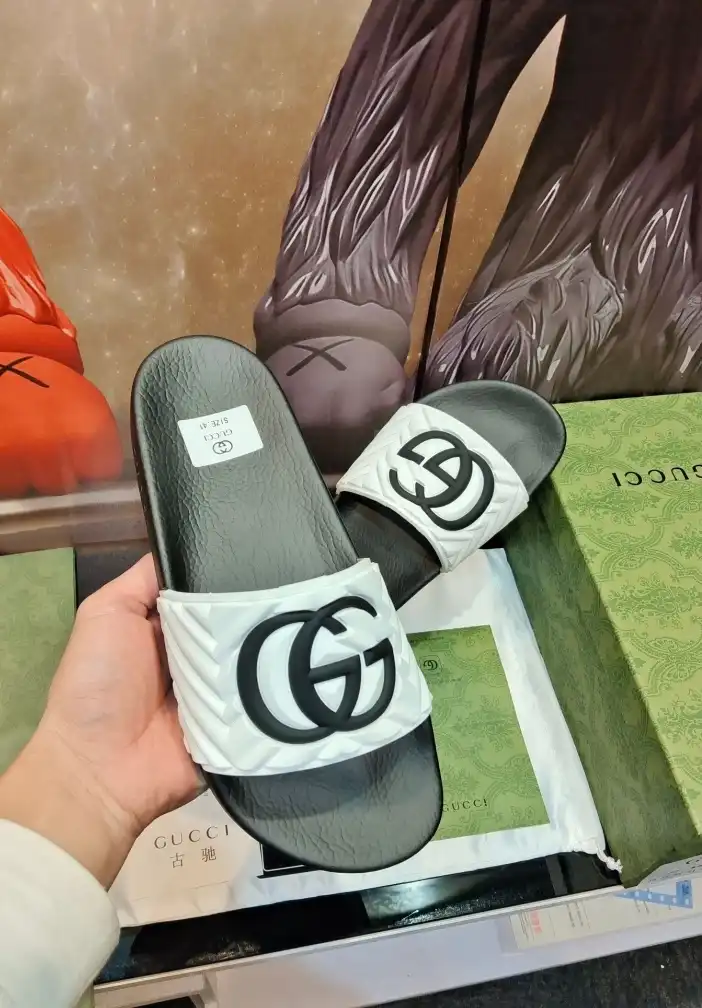 hype Gucci Slippers