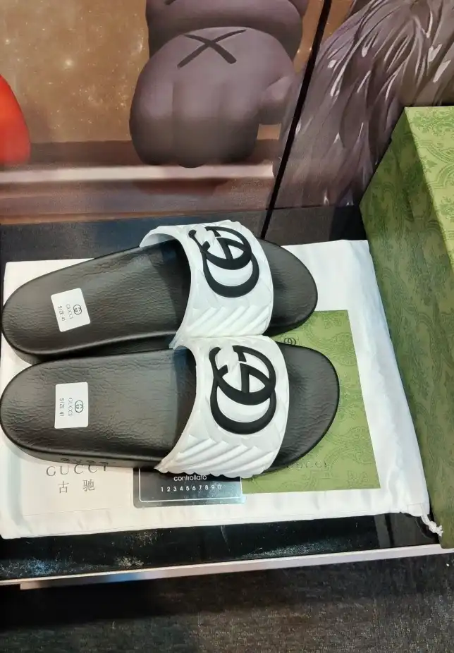 hype Gucci Slippers