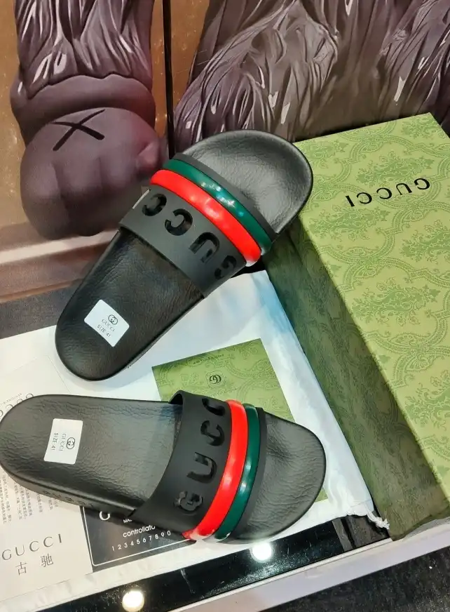 hype Gucci Slippers