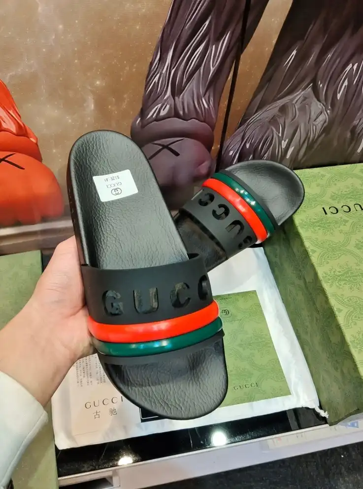 hype Gucci Slippers