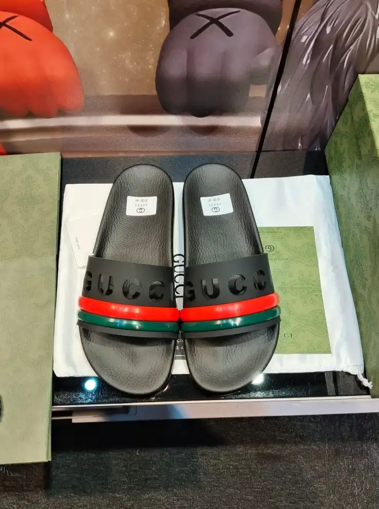 hype Gucci Slippers