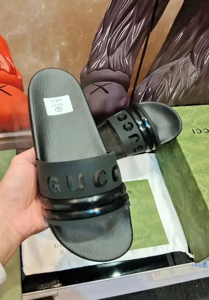 hype Gucci Slippers