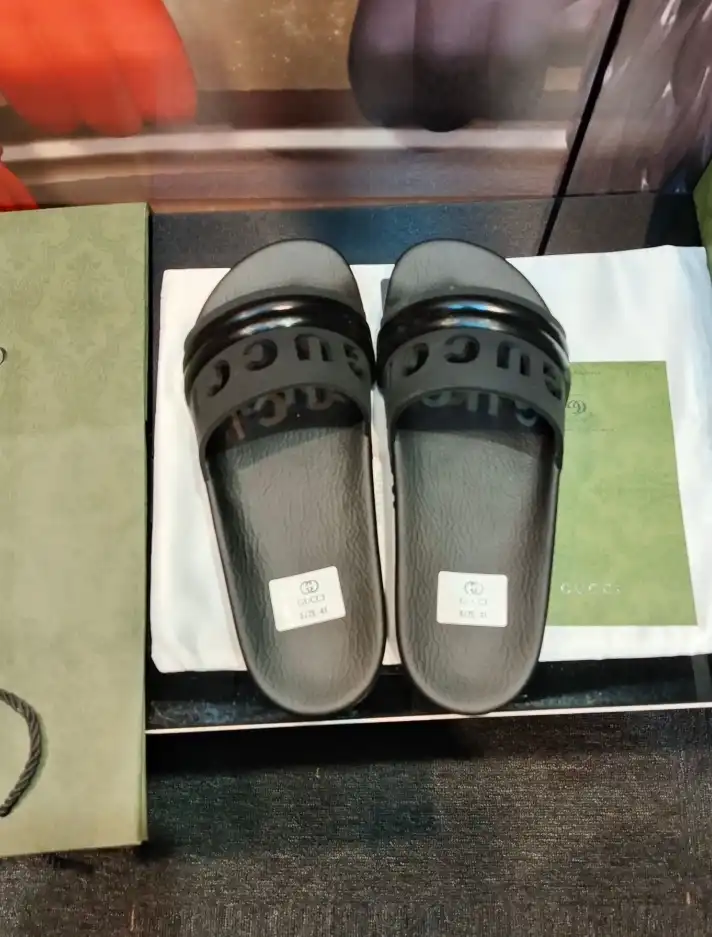 hype Gucci Slippers