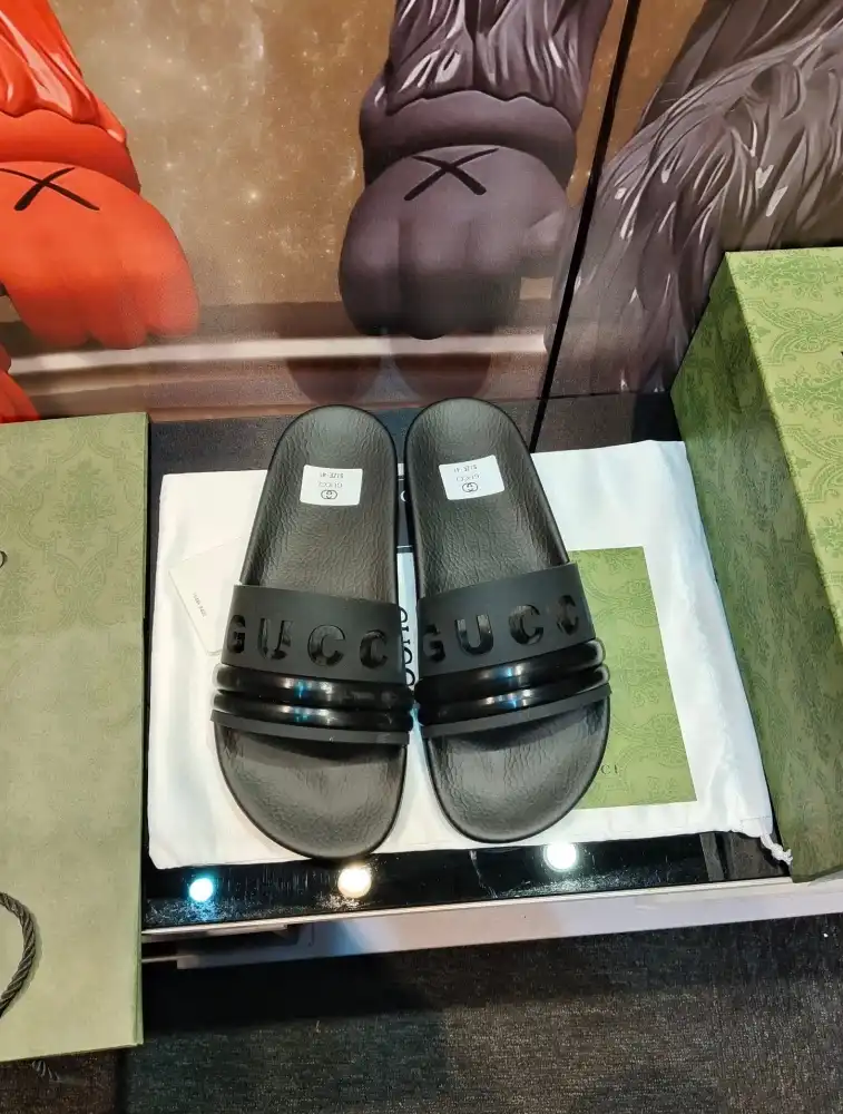 hype Gucci Slippers