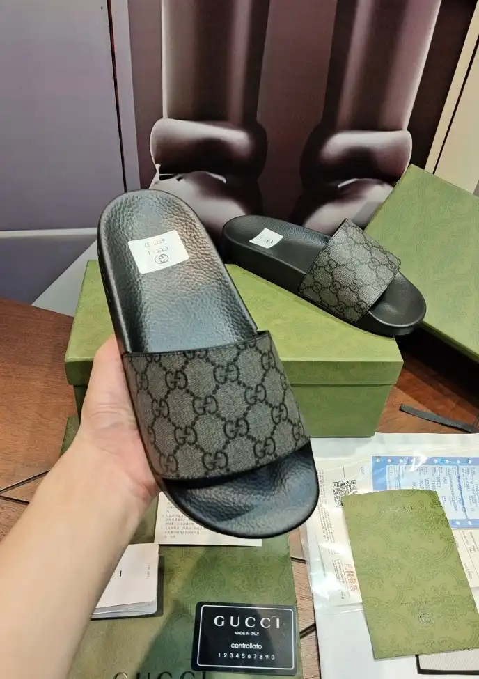 hype Gucci Slippers