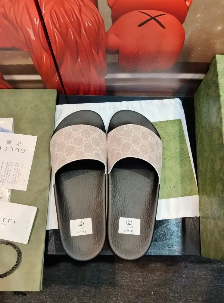 hype Gucci Slippers