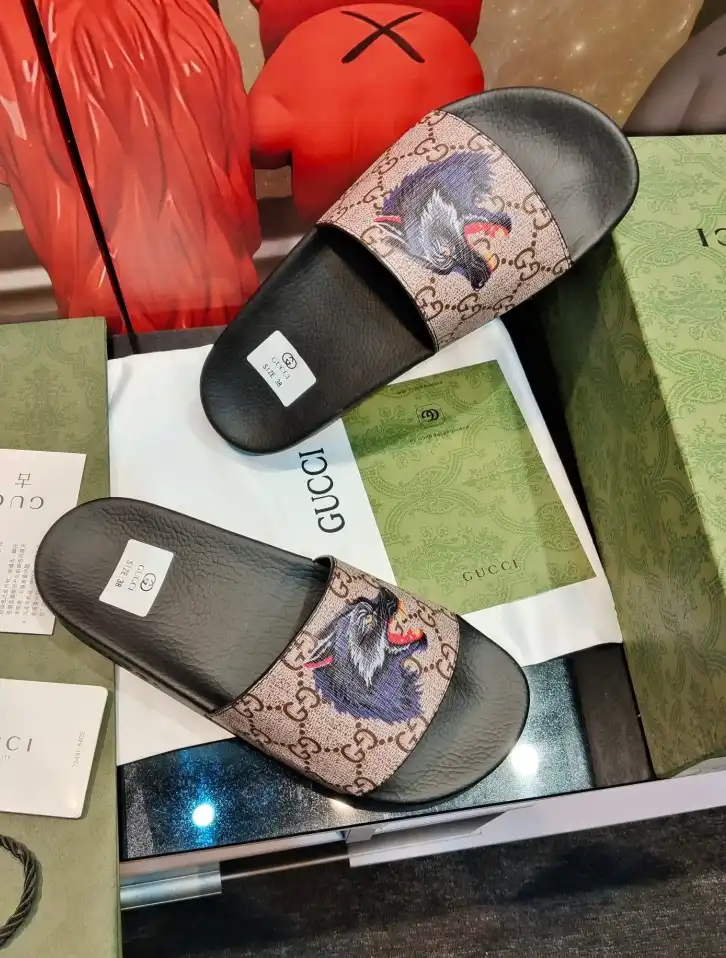 hype Gucci Slippers