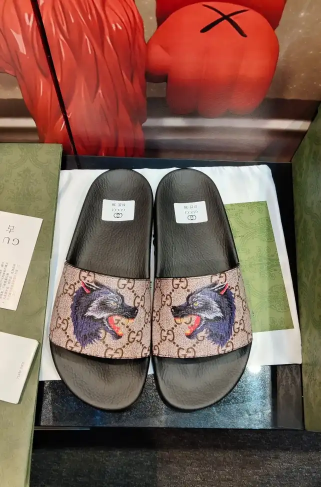 hype Gucci Slippers