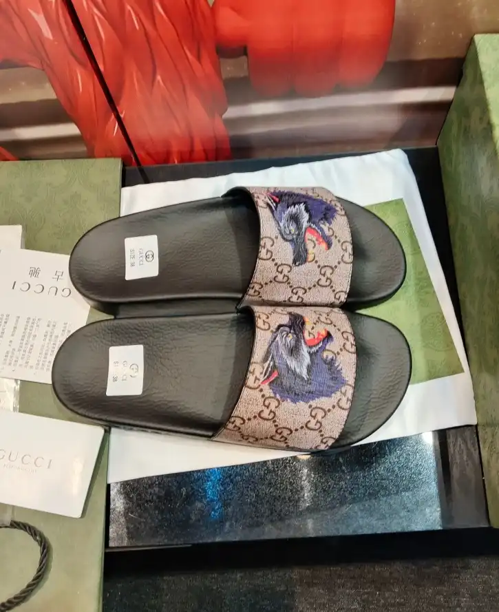 hype Gucci Slippers