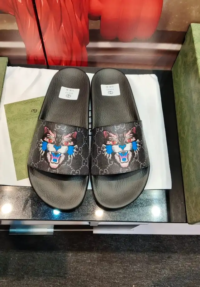 hype Gucci Slippers