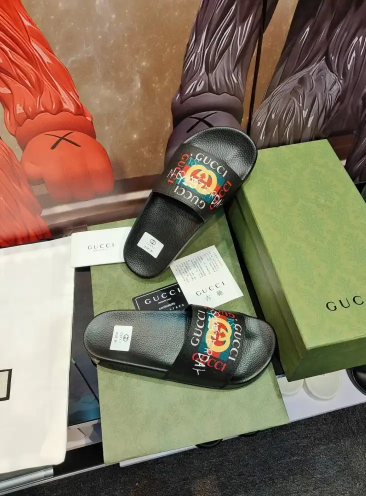 hype Gucci Slippers