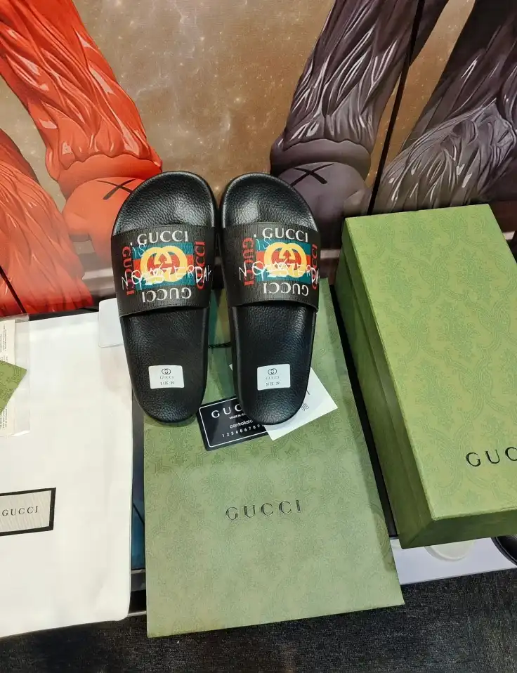 hype Gucci Slippers