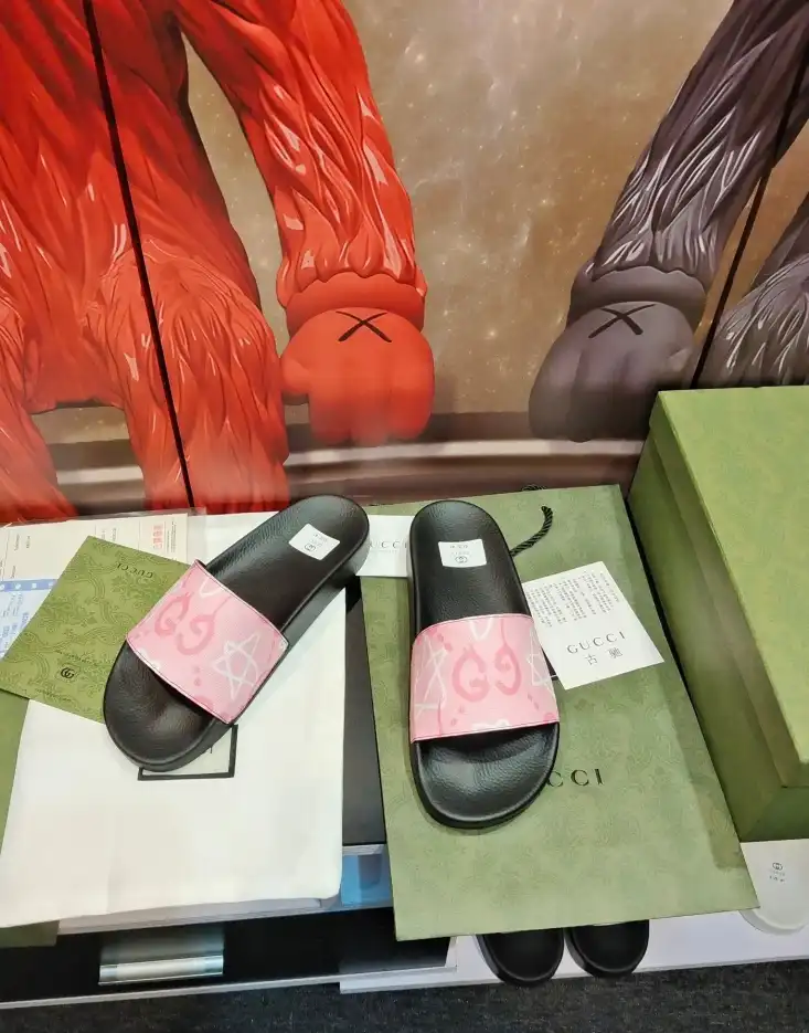 hype Gucci Slippers