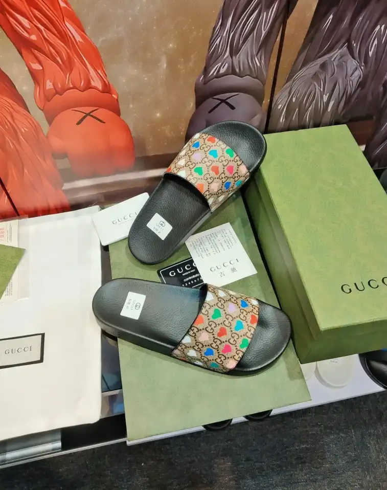 hype Gucci Slippers