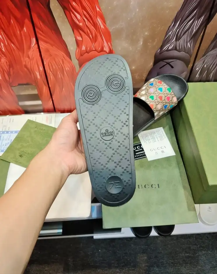 hype Gucci Slippers