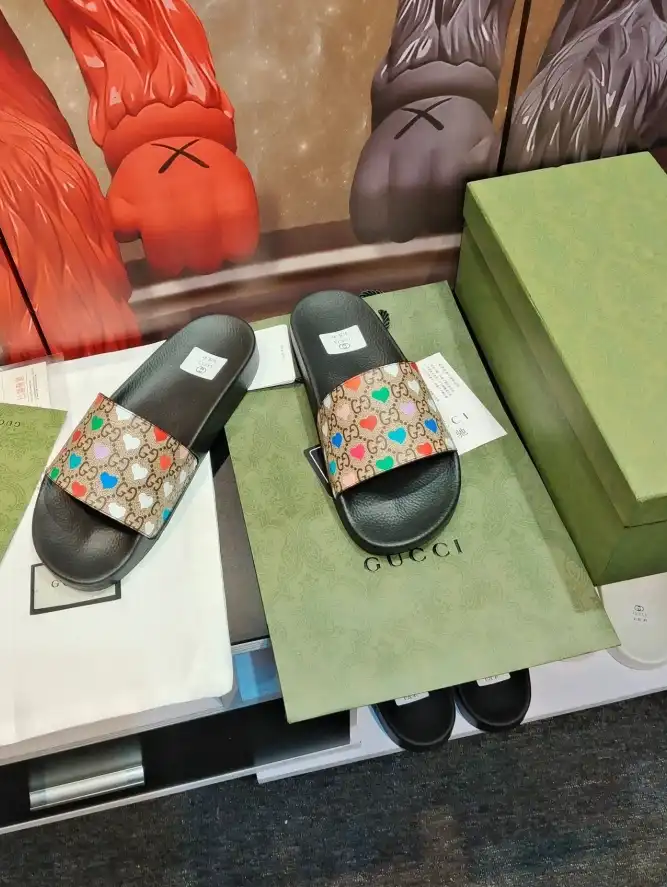 hype Gucci Slippers