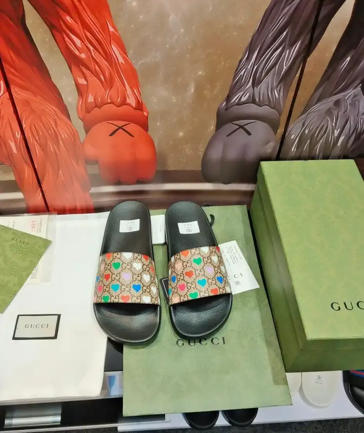 hype Gucci Slippers