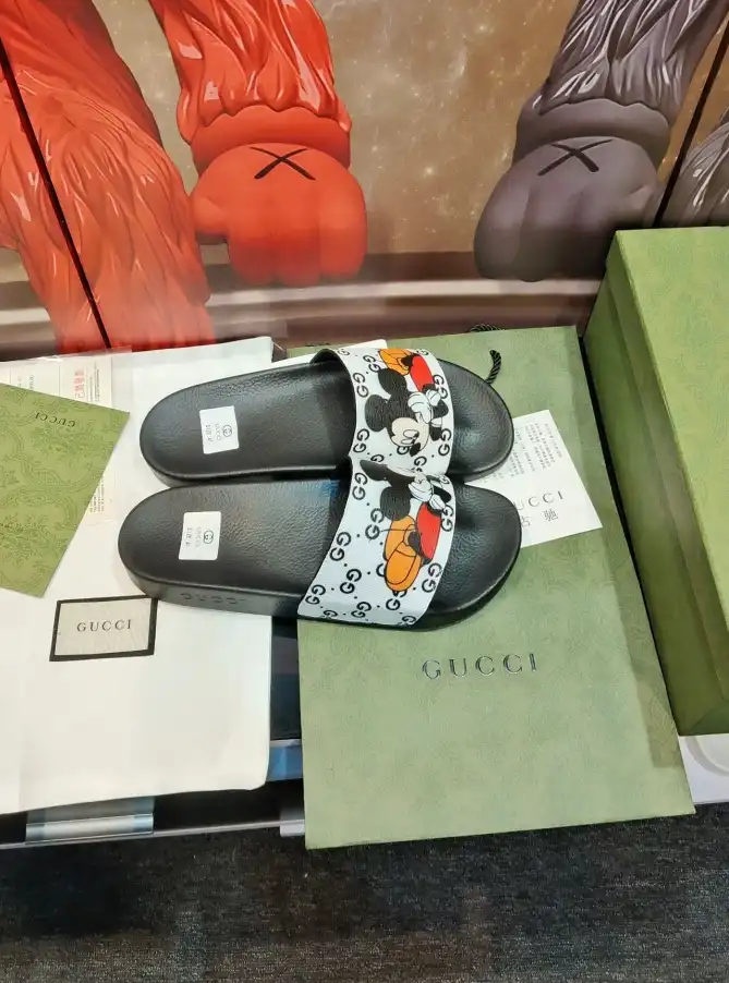 hype Gucci Slippers