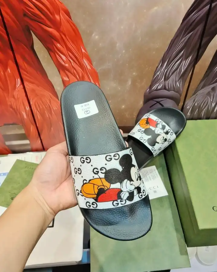 hype Gucci Slippers