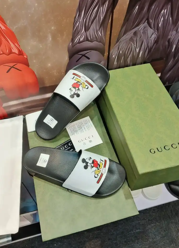 hype Gucci Slippers