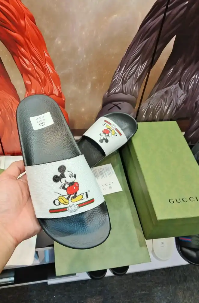 hype Gucci Slippers