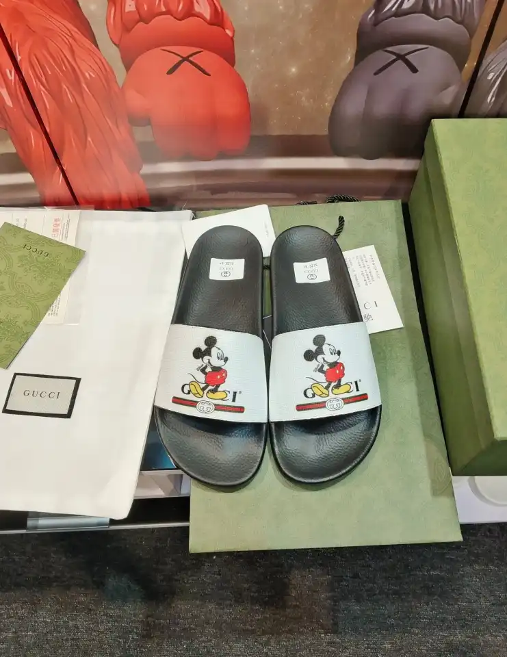 hype Gucci Slippers