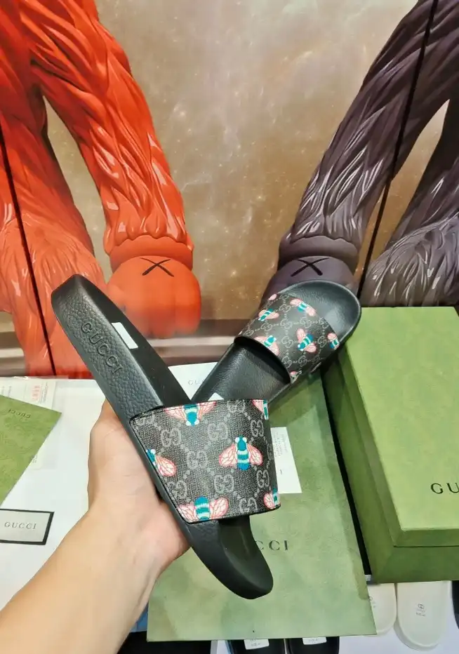 hype Gucci Slippers