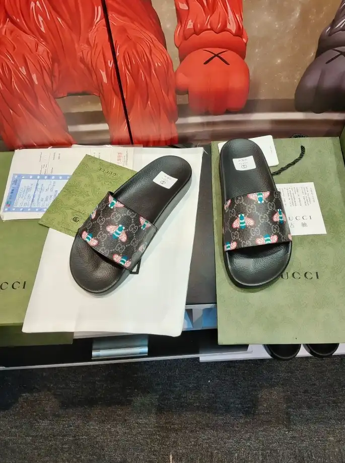 hype Gucci Slippers