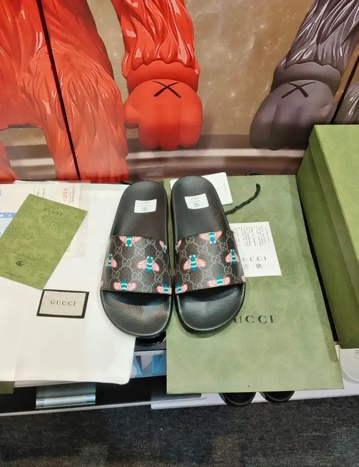 hype Gucci Slippers