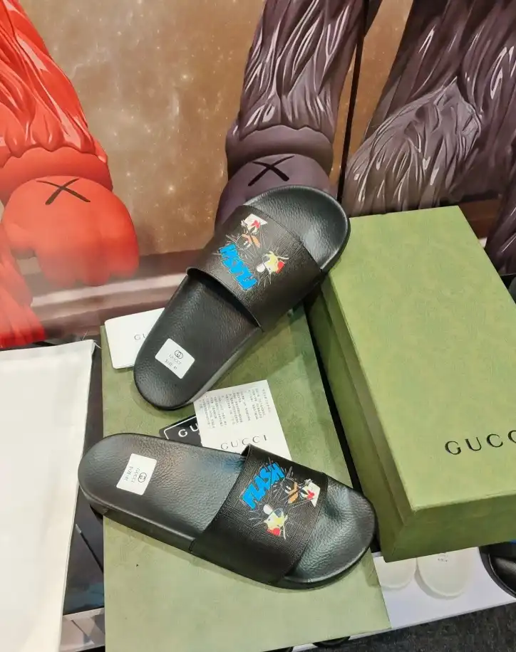 hype Gucci Slippers