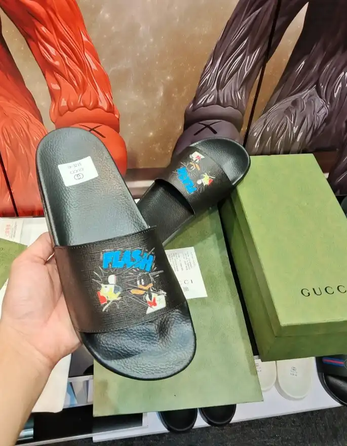 hype Gucci Slippers