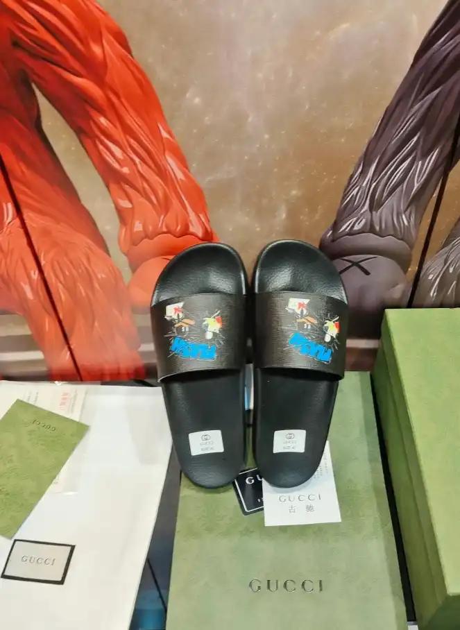 hype Gucci Slippers