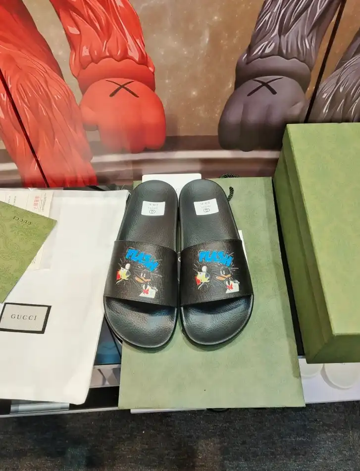 hype Gucci Slippers