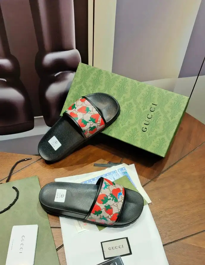 hype Gucci Slippers