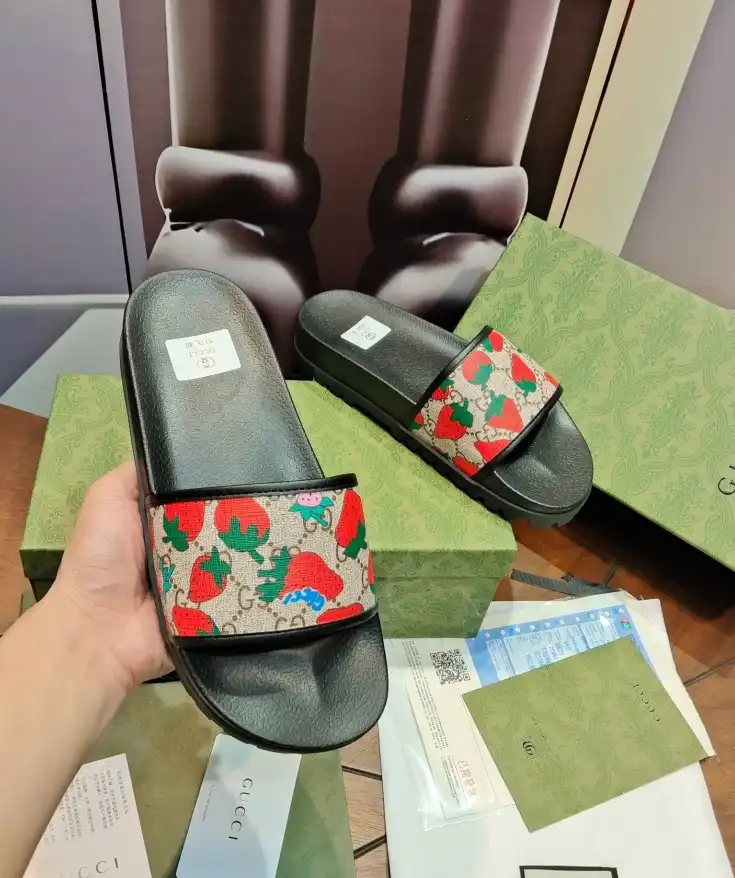 hype Gucci Slippers