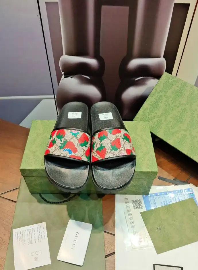 hype Gucci Slippers